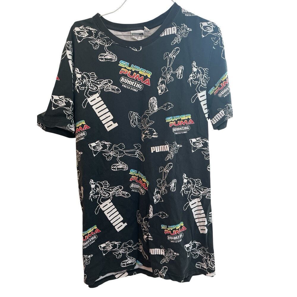 PUMA SIZE MEDIUM BLACK TEE WITH SUPER PUMA WRITTEN ON IT